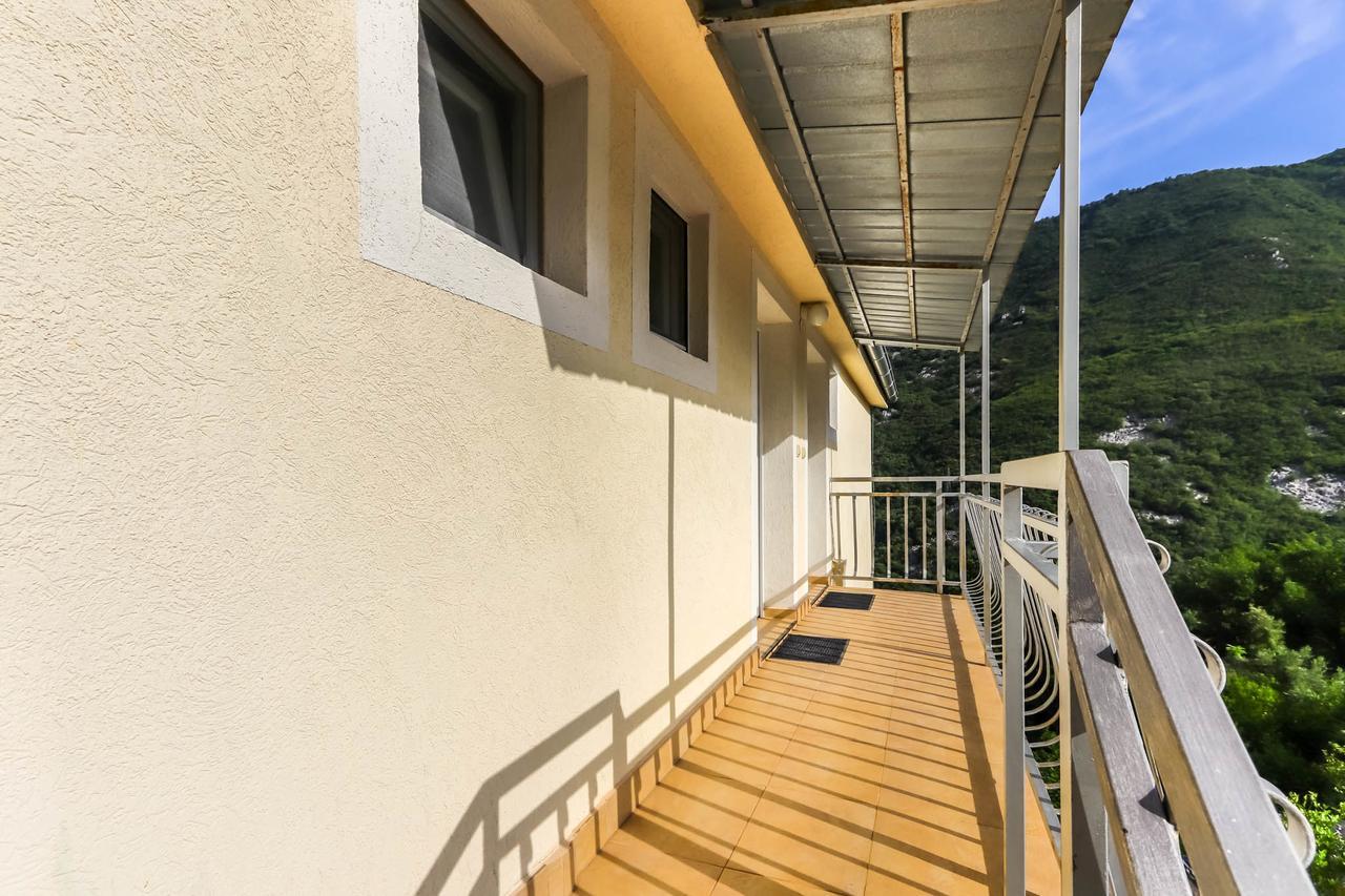 Apartments Zeko Donji Morinj Εξωτερικό φωτογραφία